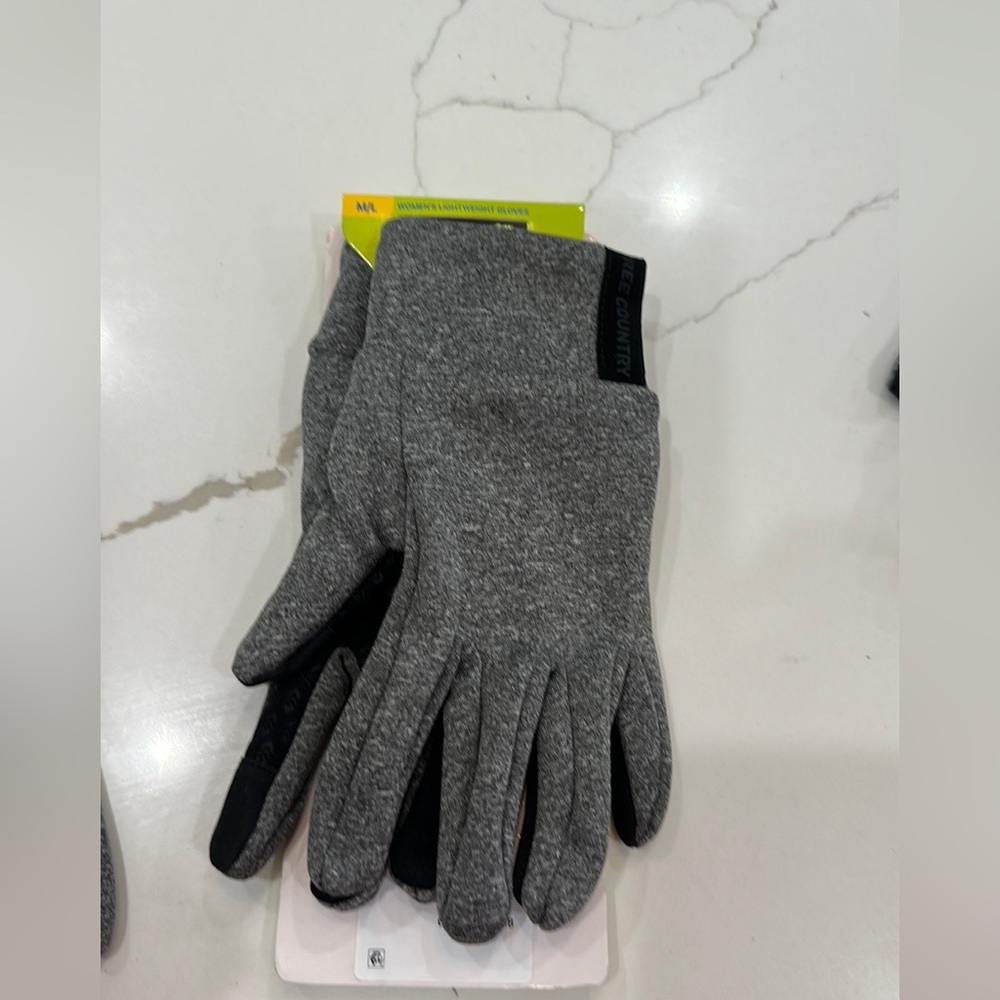 Free Country Women’s Gloves, Lightweight, Touchscreen Compartment, NWT
